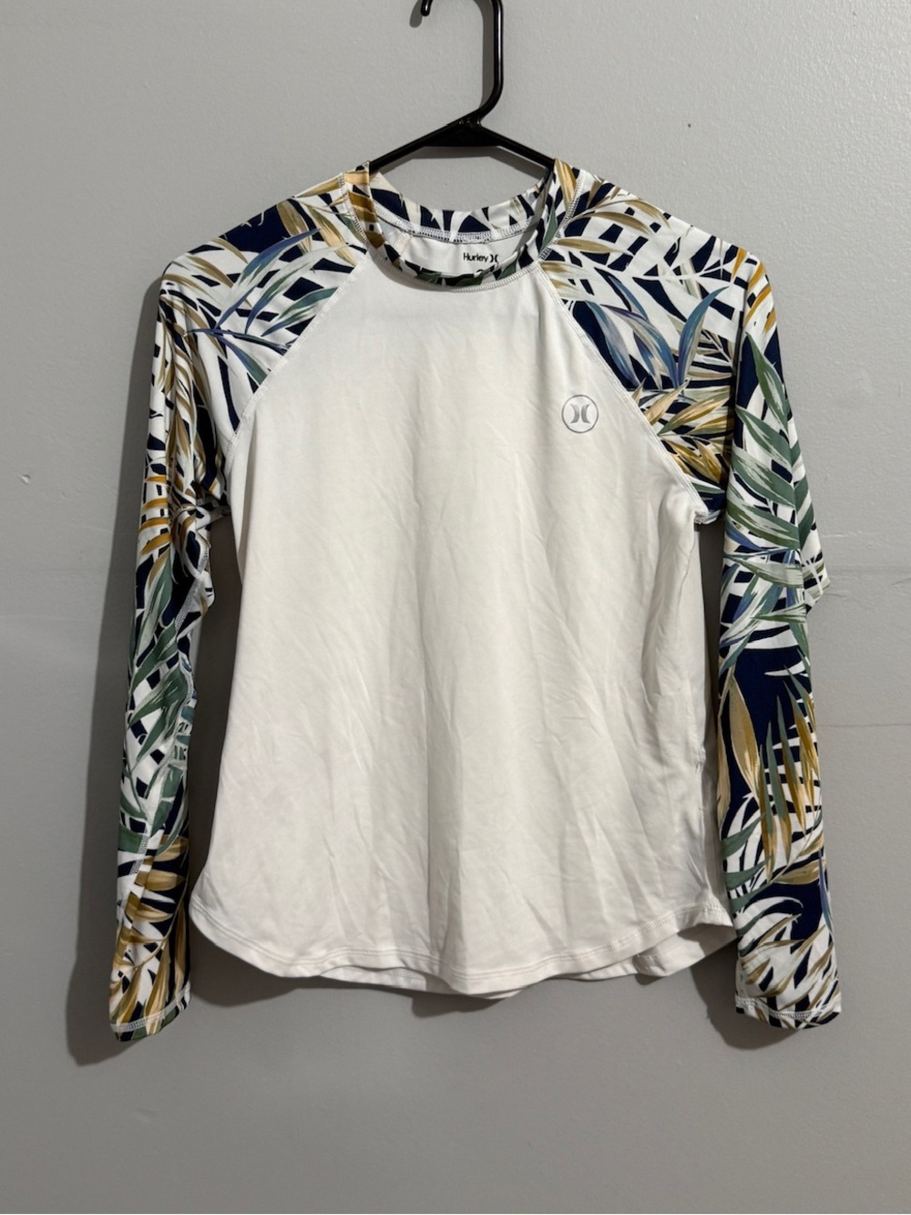 Hurley Shirt Womens Small Petite Boho Beach UPF 50 Rash guard Long Sleeve
